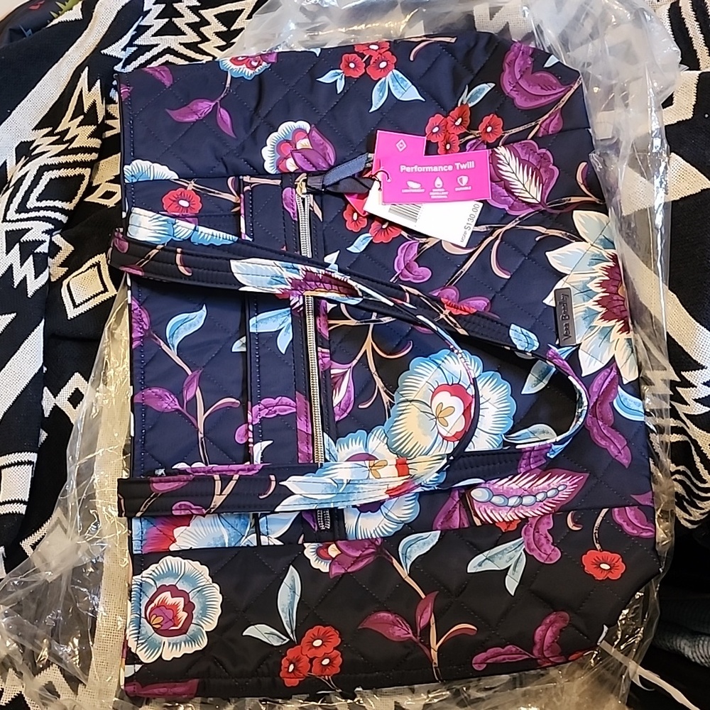 NWT Vera Bradley performance twill tote in Mayfair in Bloom